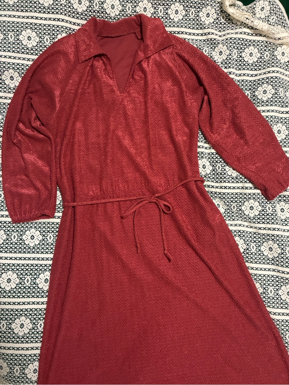 70s Vintage Terry Cloth Style Dress with Tie Belt Berry Red Dark Pink Rust